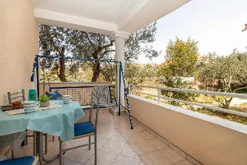 Garden-View Studio Apartment in Šibenik