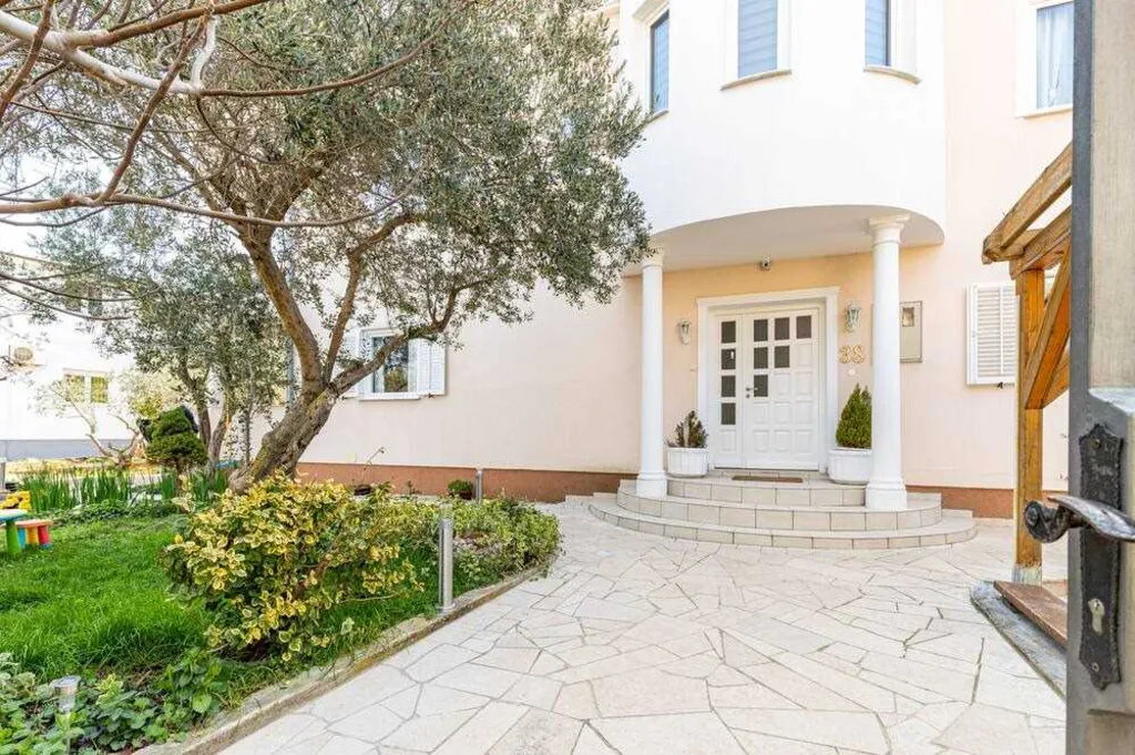 Studio Apartment in Šibenik for Up to 3 Guests