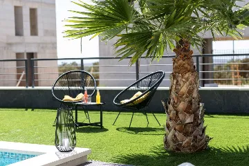 Villa in Primošten with Heated Pool for Up to 10