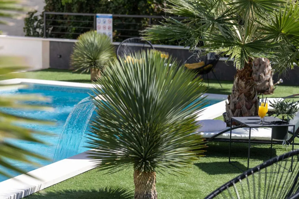 Villa in Primošten with Heated Pool for Up to 10
