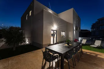 Villa in Primošten with Heated Pool for Up to 10