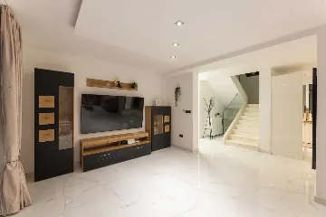 Villa in Primošten with Heated Pool for Up to 10