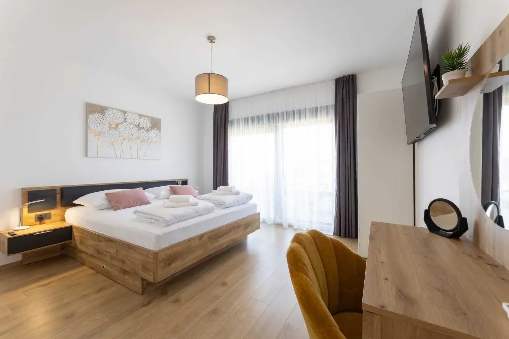 Villa in Primošten with Heated Pool for Up to 10