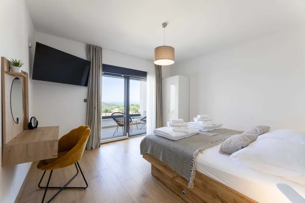 Villa in Primošten with Heated Pool for Up to 10