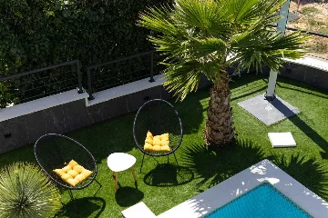 Villa in Primošten with Heated Pool for Up to 10