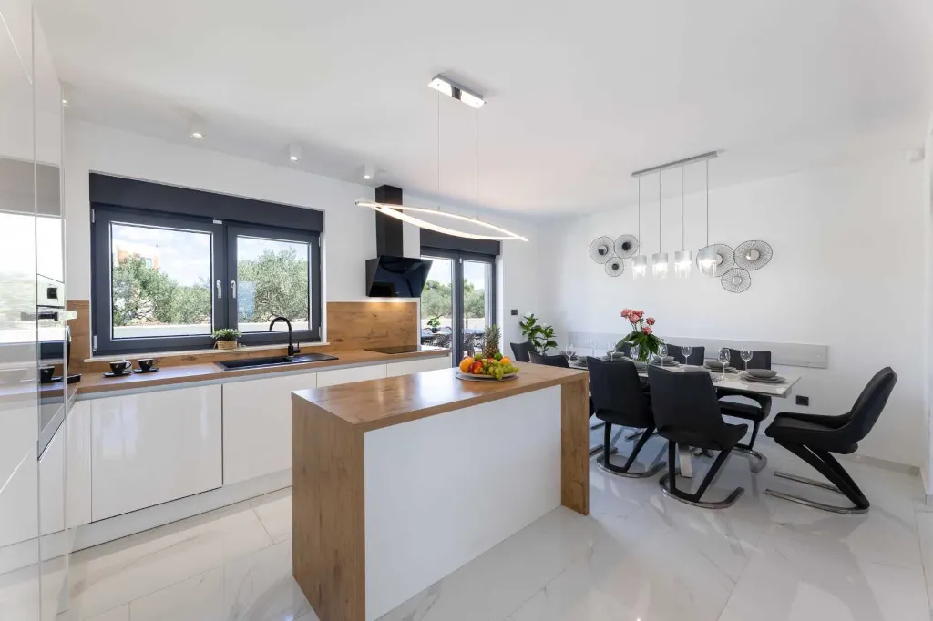 Villa in Primošten with Heated Pool for Up to 10