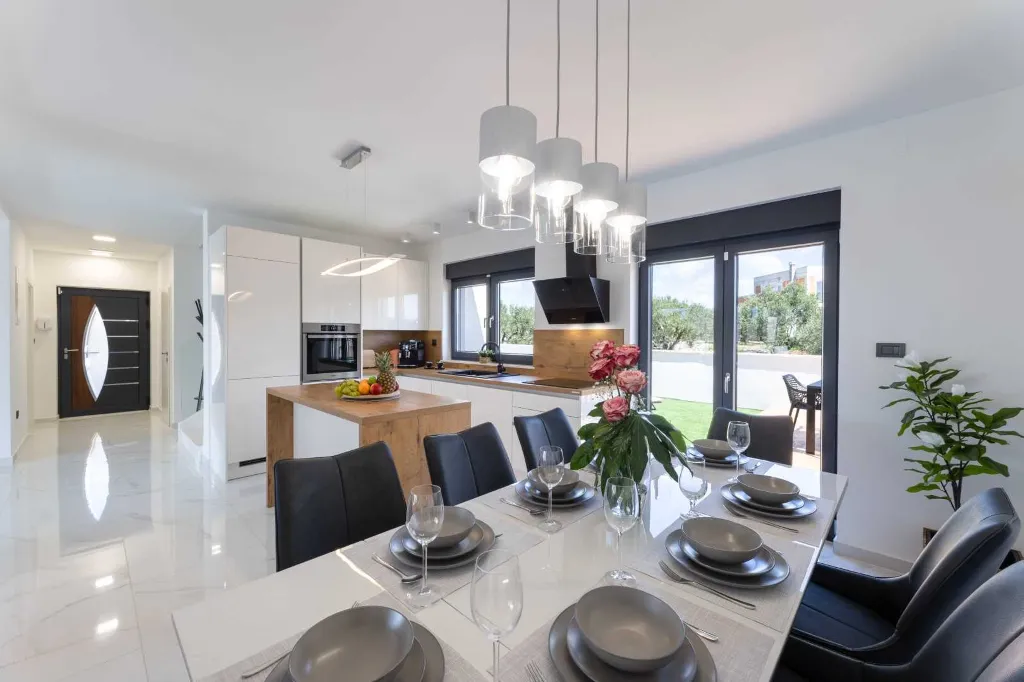 Villa in Primošten with Heated Pool for Up to 10