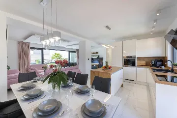 Villa in Primošten with Heated Pool for Up to 10