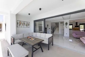 Villa in Primošten with Heated Pool for Up to 10