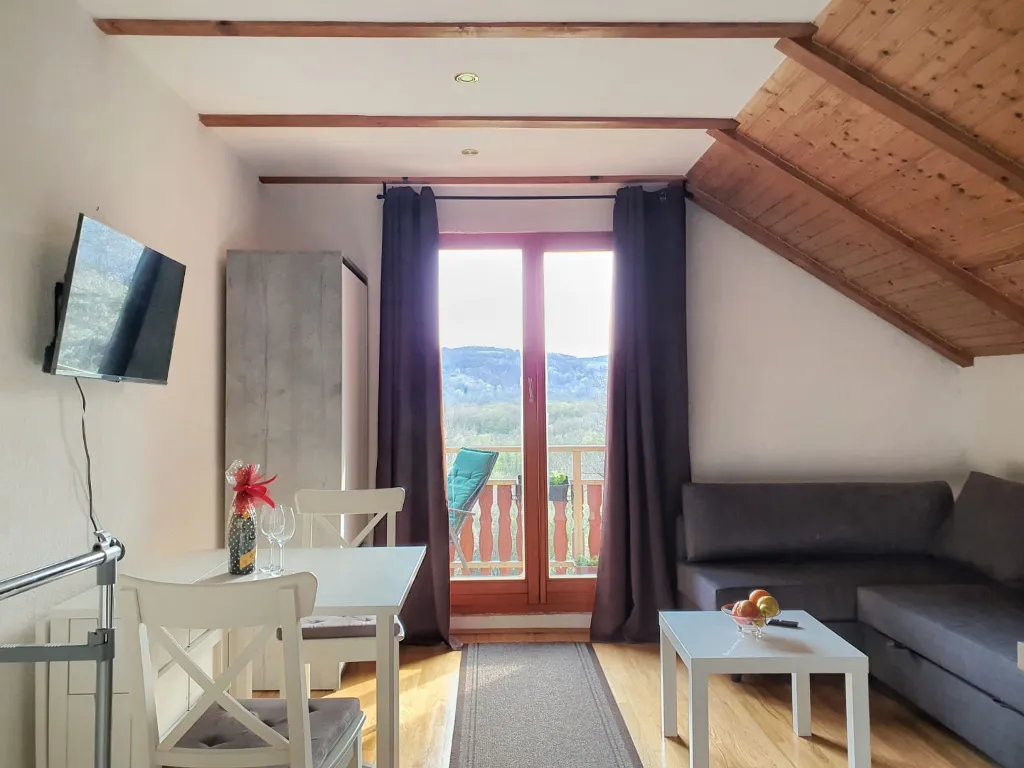 Drežnik Grad Studio Apartment for 2 with Balcony