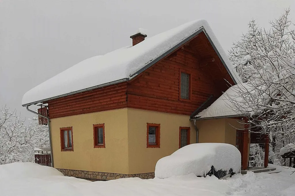 Balcony Room for 2 near Plitvice Lakes, Drežnik Grad