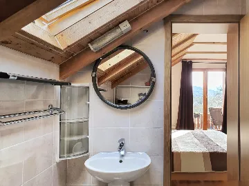 Balcony Room for 2 near Plitvice Lakes, Drežnik Grad