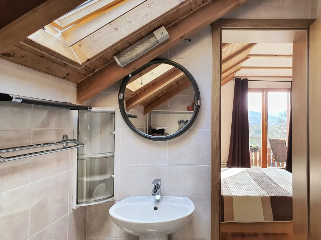 Balcony Room for 2 near Plitvice Lakes, Drežnik Grad