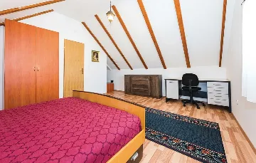 Stone Holiday House with Pool in Puljane, Oklaj