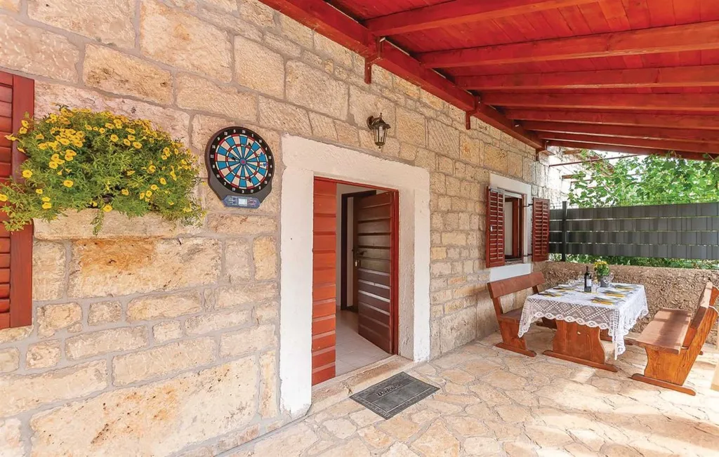 Stone Holiday House with Pool in Puljane, Oklaj