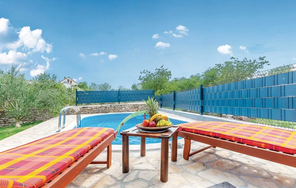 Stone Holiday House with Pool in Puljane, Oklaj
