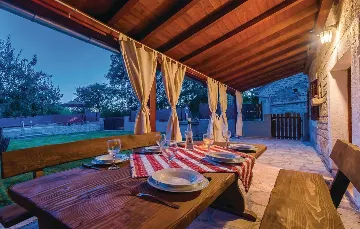 Stone Holiday House with Pool in Puljane, Oklaj