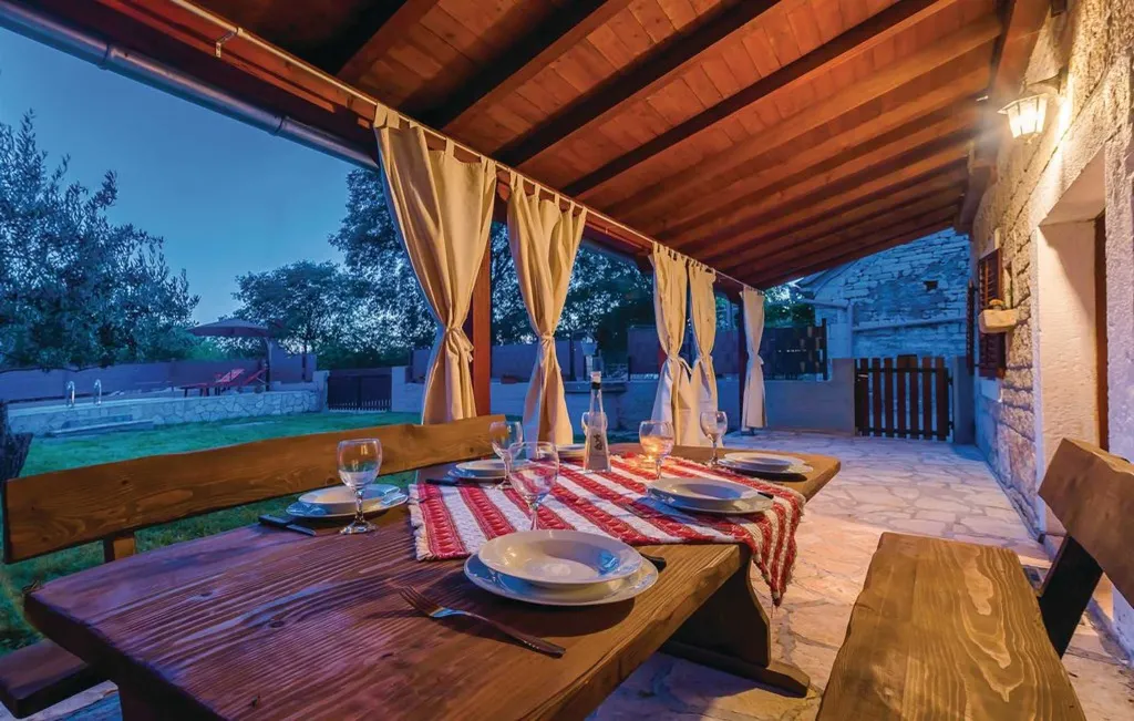 Stone Holiday House with Pool in Puljane, Oklaj