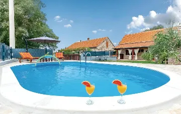 Stone Holiday House with Pool in Puljane, Oklaj