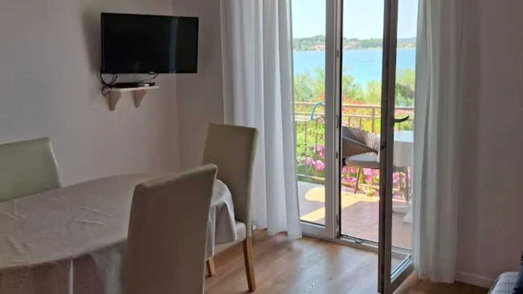 Srima Beach Apartment 1