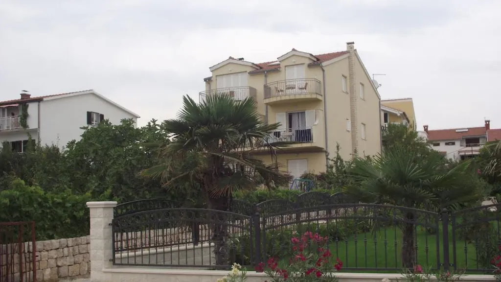 Srima Beach Apartment 1