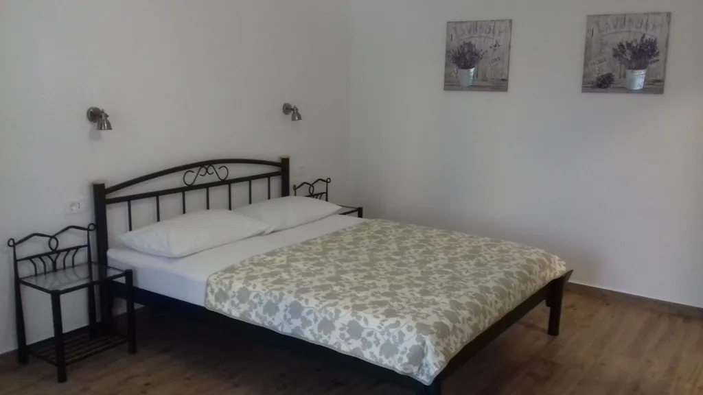 Ivy Garden Beach Apartment 1
