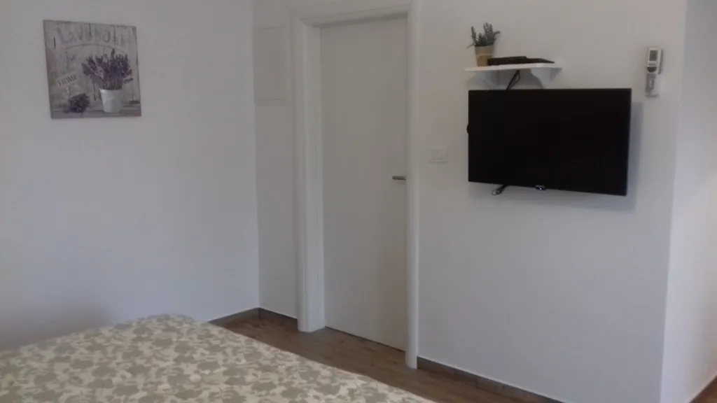 Ivy Garden Beach Apartment 1