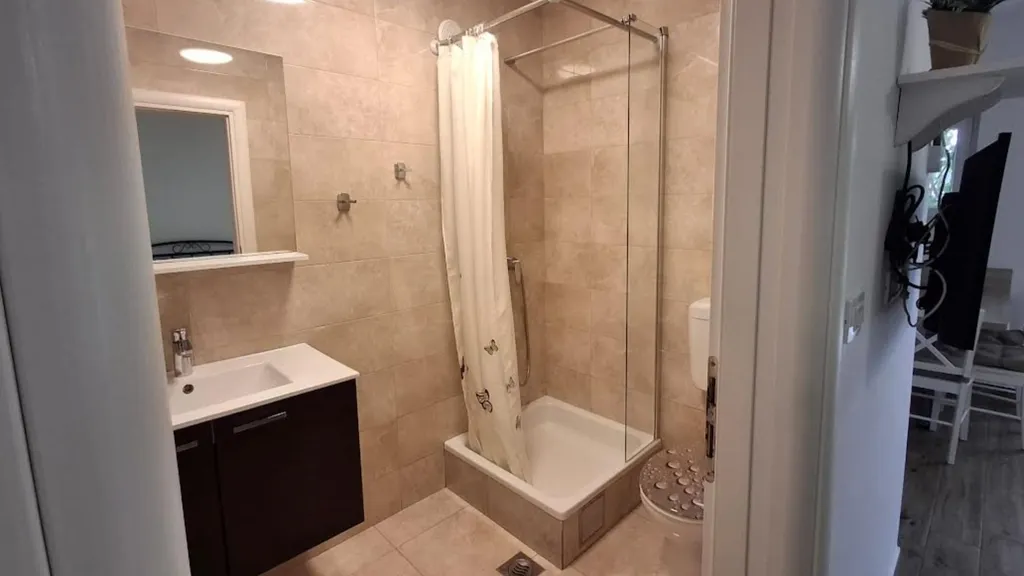 Ivy Garden Beach Apartment 1