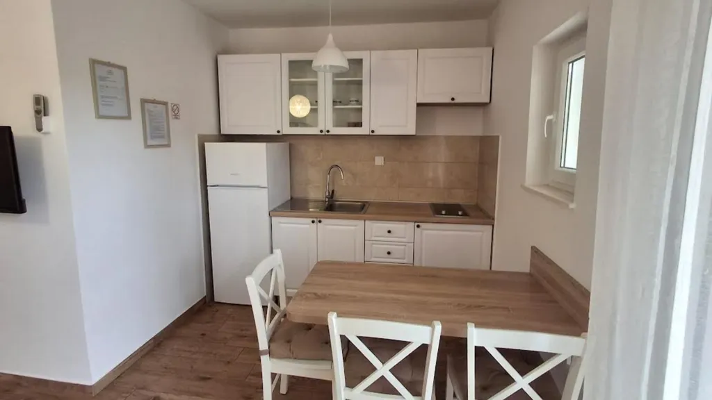 Ivy Garden Beach Apartment 1