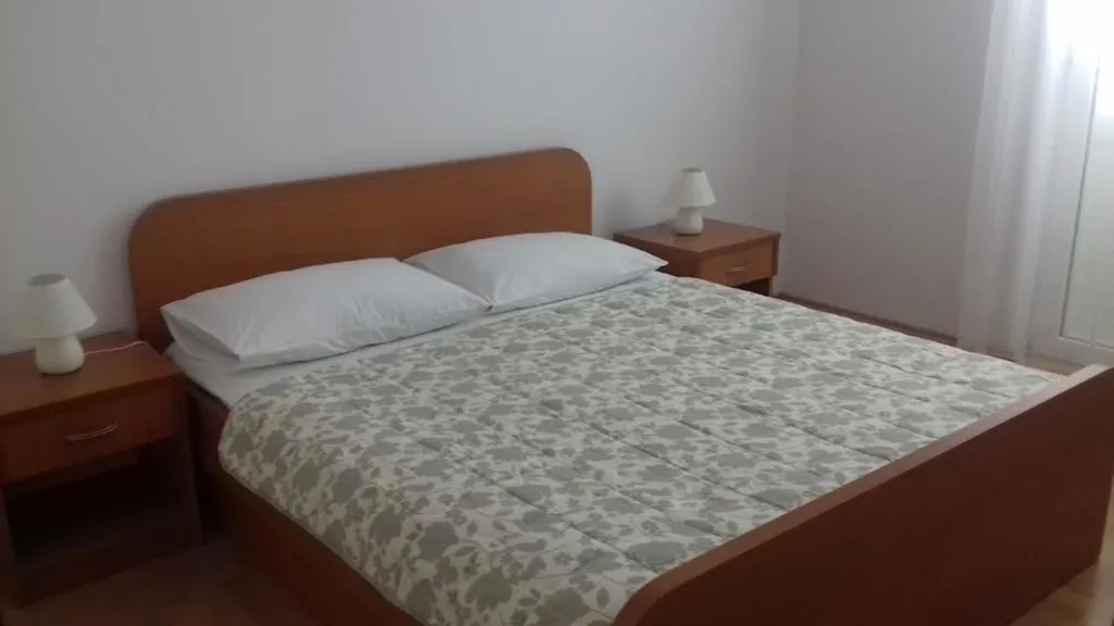 Ivy Garden Beach Apartment 3
