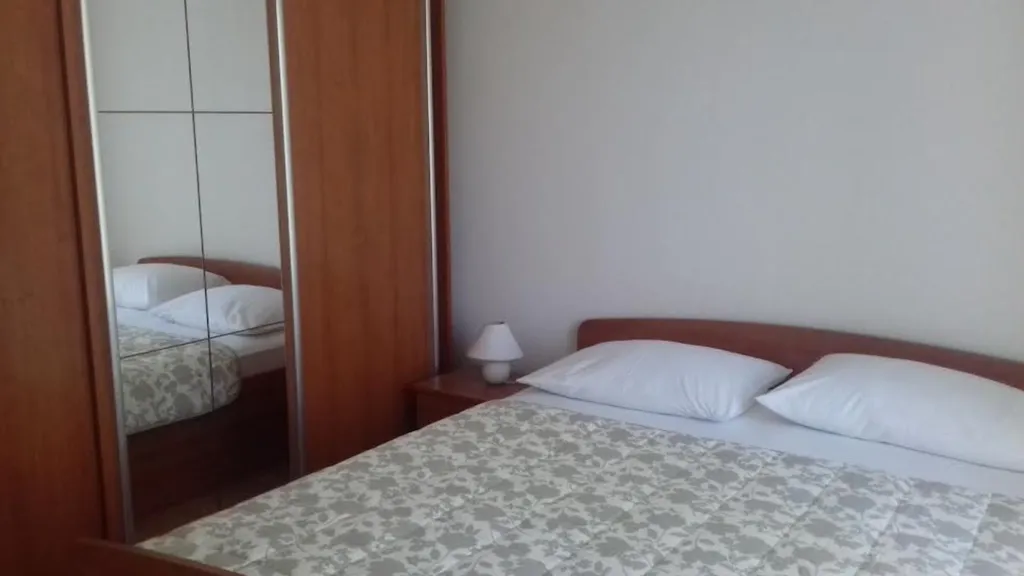 Ivy Garden Beach Apartment 3