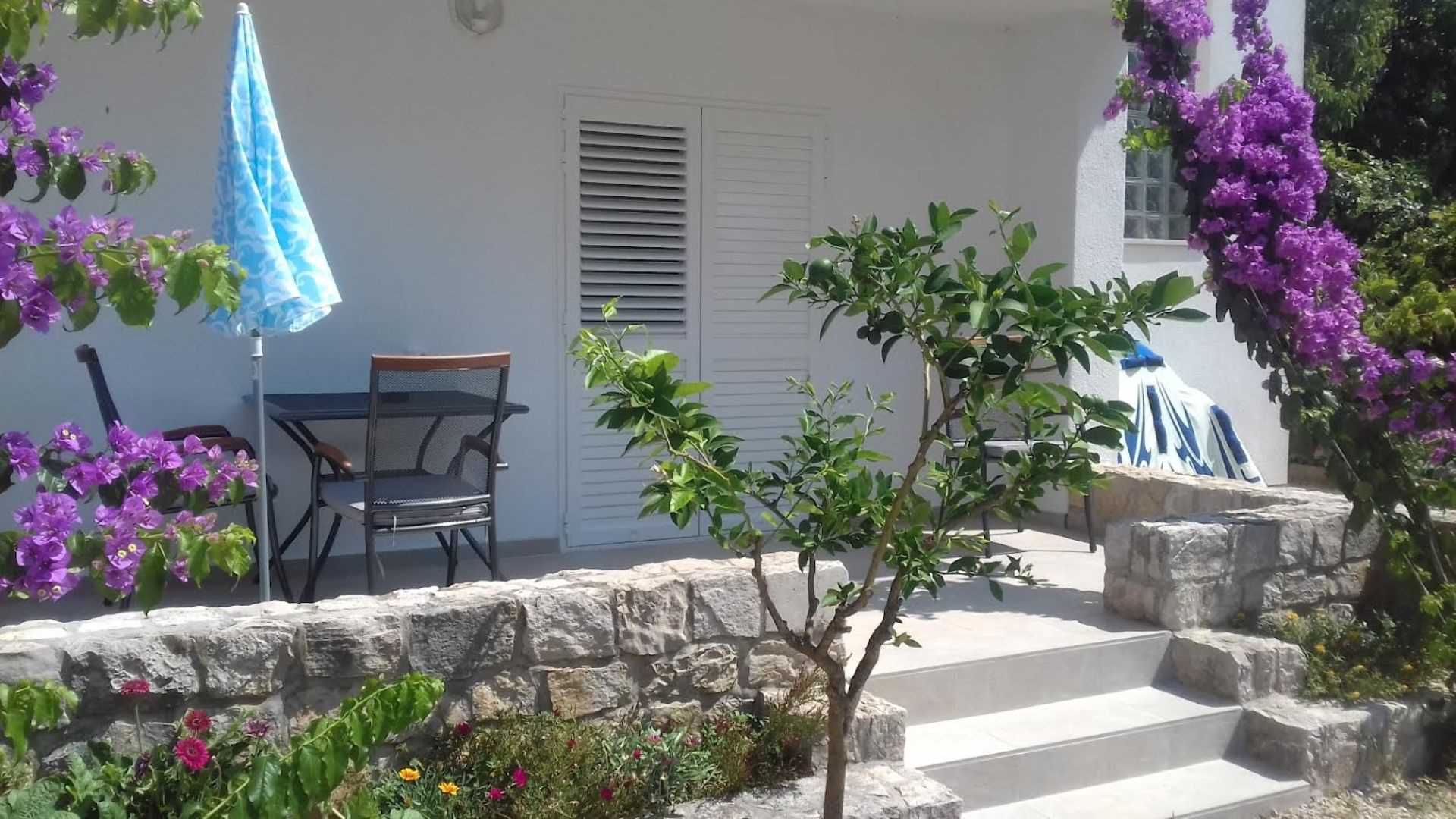 Image of Ivy Garden Beach Apartment 2