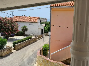 Two-Story Apartment in Vir for 6 Guests