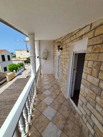 Two-Story Apartment in Vir for 6 Guests