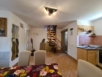 Two-Story Apartment in Vir for 6 Guests