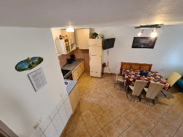 Two-Story Apartment in Vir for 6 Guests