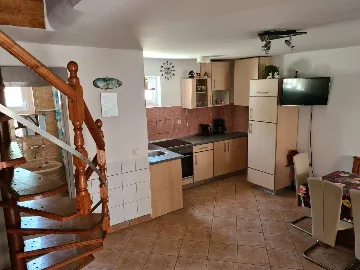 Two-Story Apartment in Vir for 6 Guests