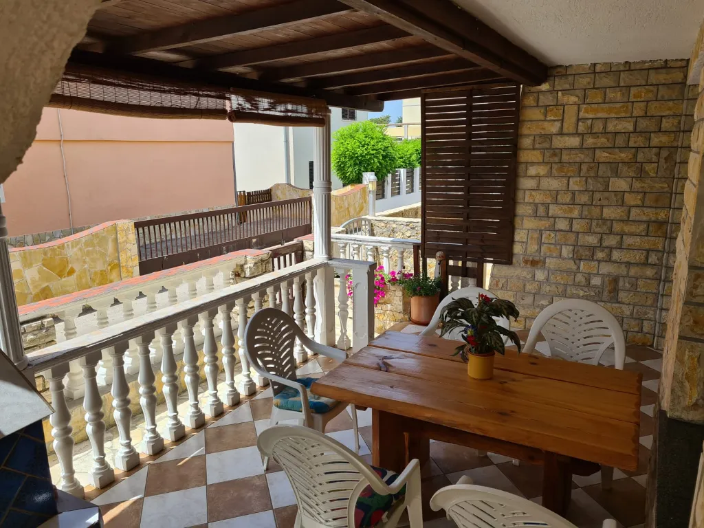 Two-Story Apartment in Vir for 6 Guests