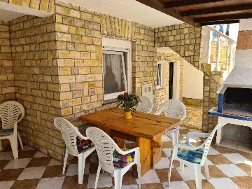 Two-Story Apartment in Vir for 6 Guests