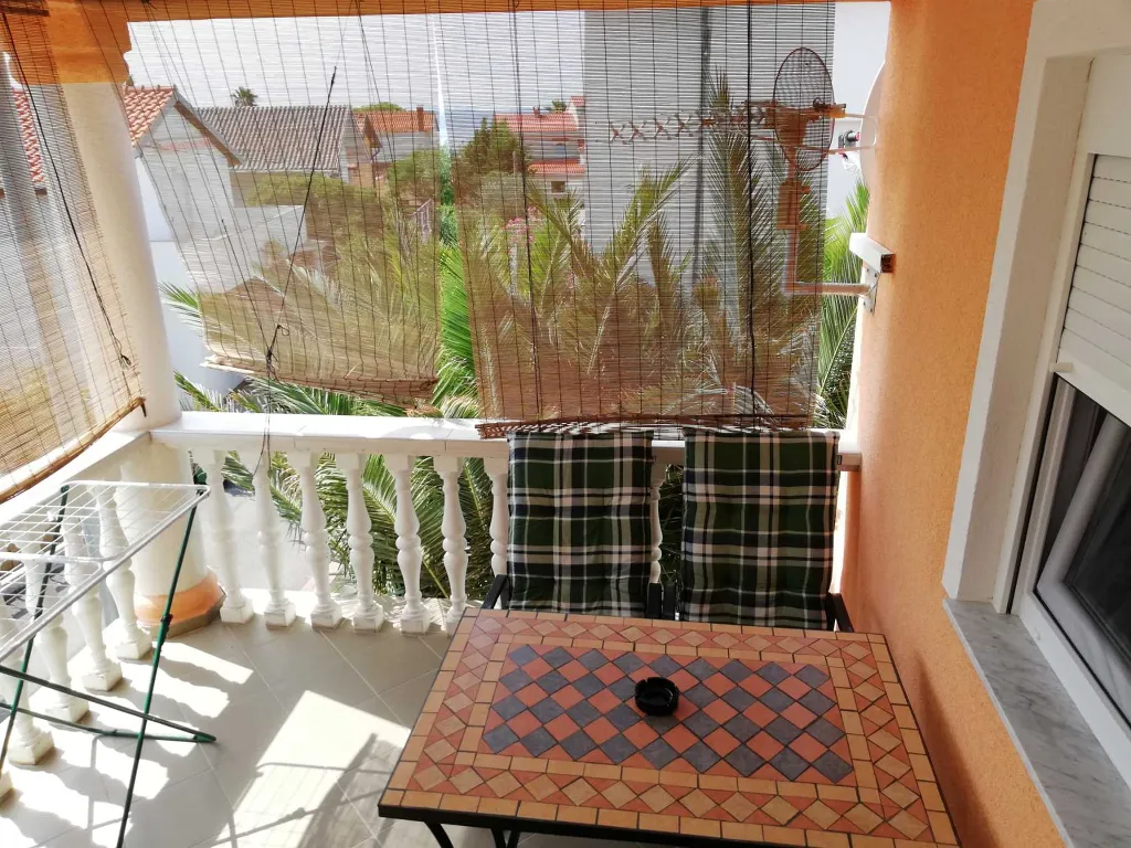 Apartment for 4 Guests near the Beach in Vir