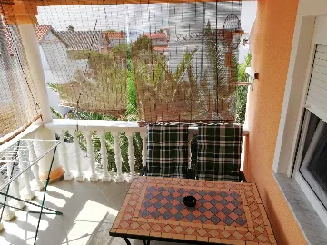 Apartment for 4 Guests near the Beach in Vir