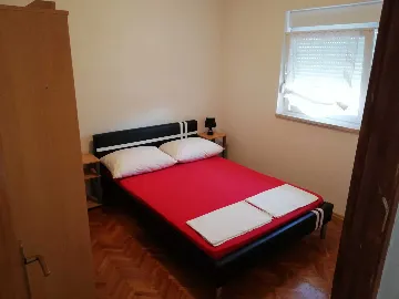 Apartment for 4 Guests near the Beach in Vir