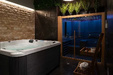 4-Bedroom Villa in Nin with Pool & Spa Zone