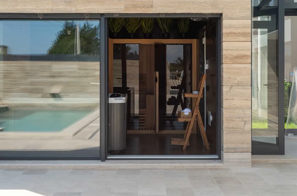 4-Bedroom Villa in Nin with Pool & Spa Zone