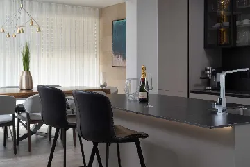 4-Bedroom Villa in Nin with Pool & Spa Zone