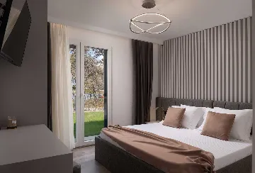 4-Bedroom Villa in Nin with Pool & Spa Zone