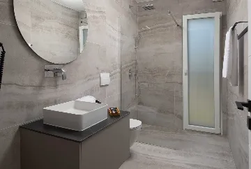 4-Bedroom Villa in Nin with Pool & Spa Zone