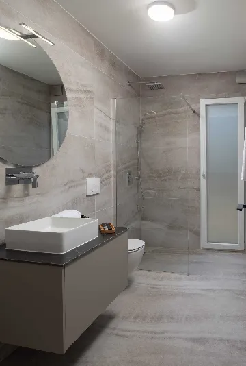 4-Bedroom Villa in Nin with Pool & Spa Zone