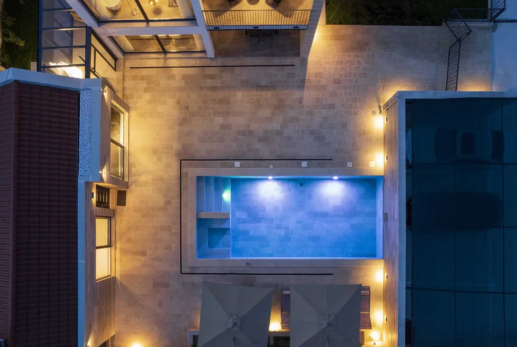 4-Bedroom Villa in Nin with Pool & Spa Zone