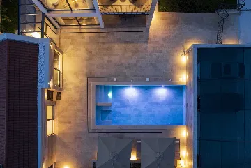 4-Bedroom Villa in Nin with Pool & Spa Zone